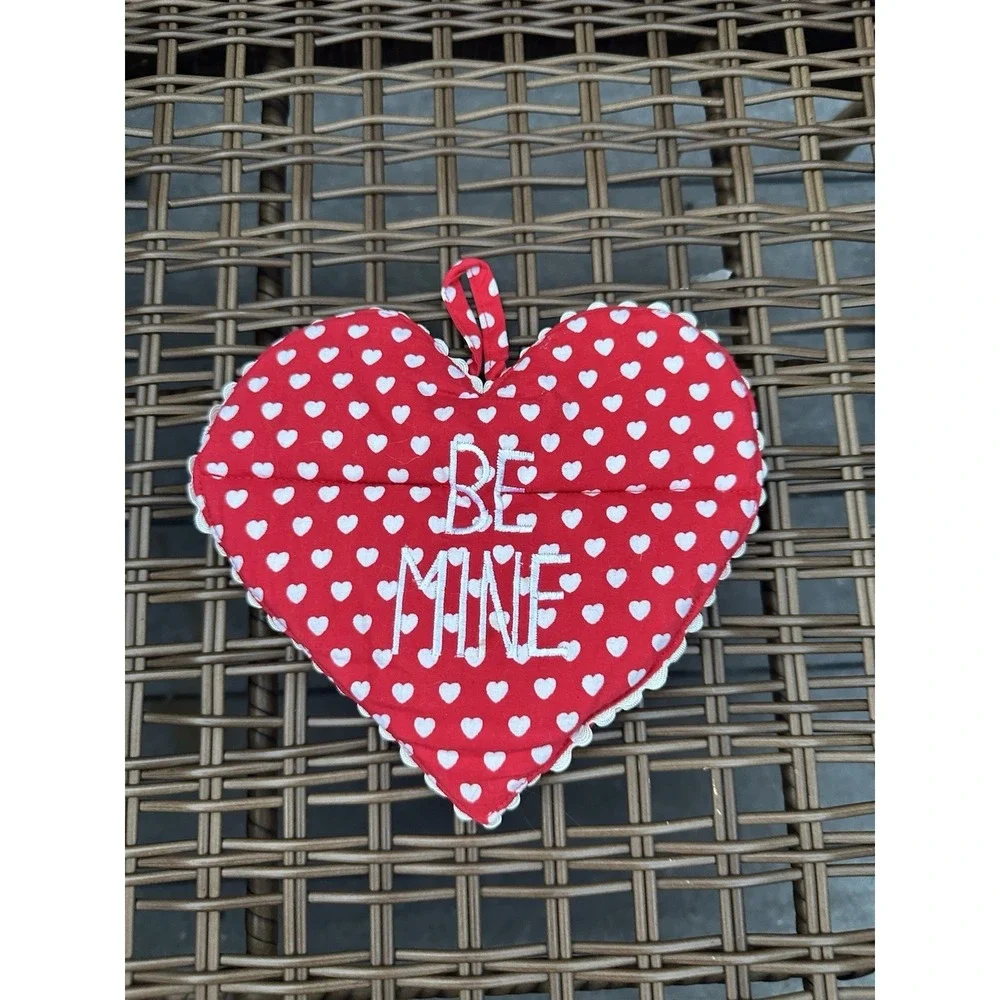 Sur la Table Valentine's Day pot holder/ wall decor